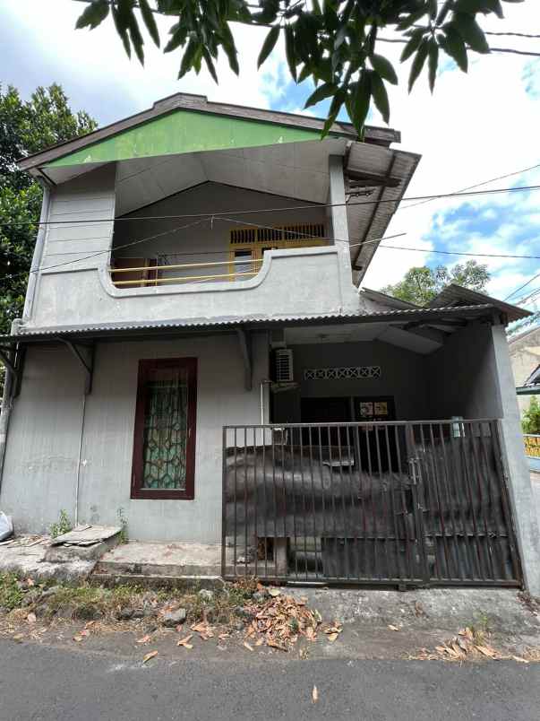 dijual rumah full bangunan dekat kampus ust yogyakarta