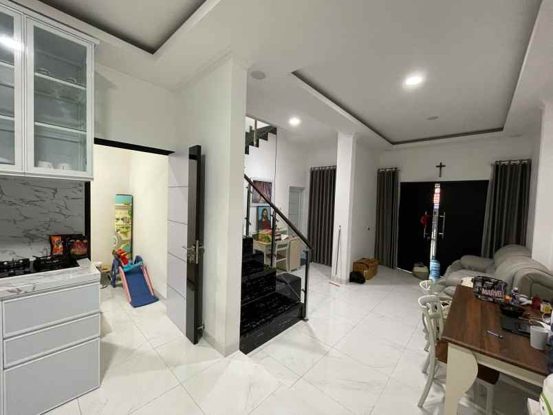 dijual rumah gading griya lestari