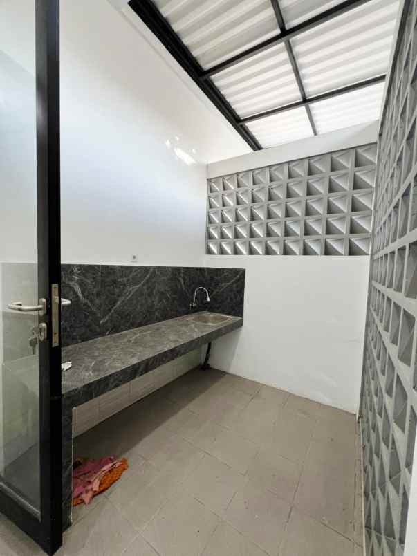 dijual rumah gading pantai