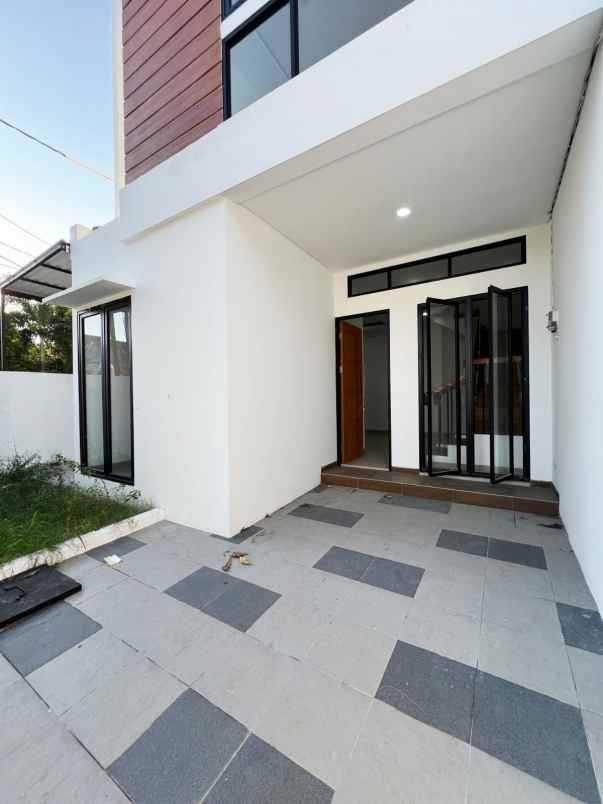 dijual rumah gading pantai