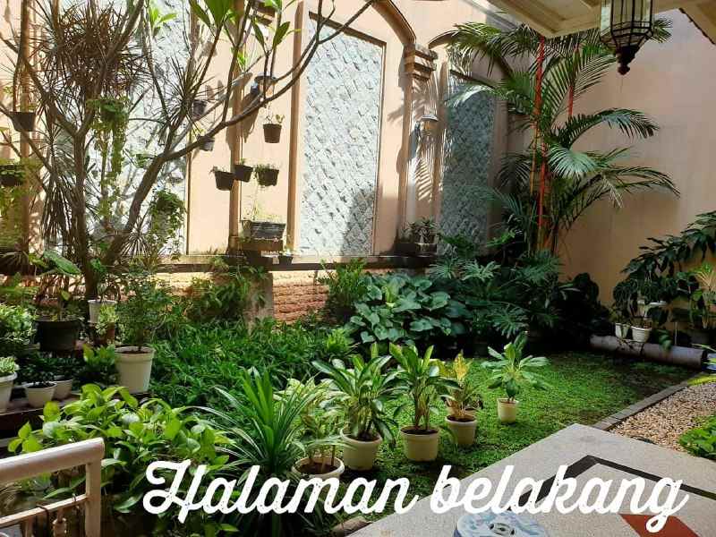 dijual rumah galaxy bumi permai surabaya