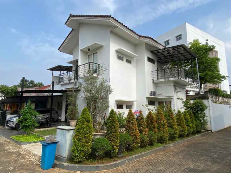 dijual rumah gardenia raya