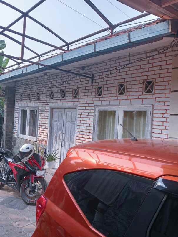 dijual rumah gg sukasari