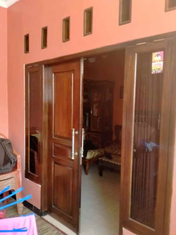 dijual rumah glora mustika asih pasar