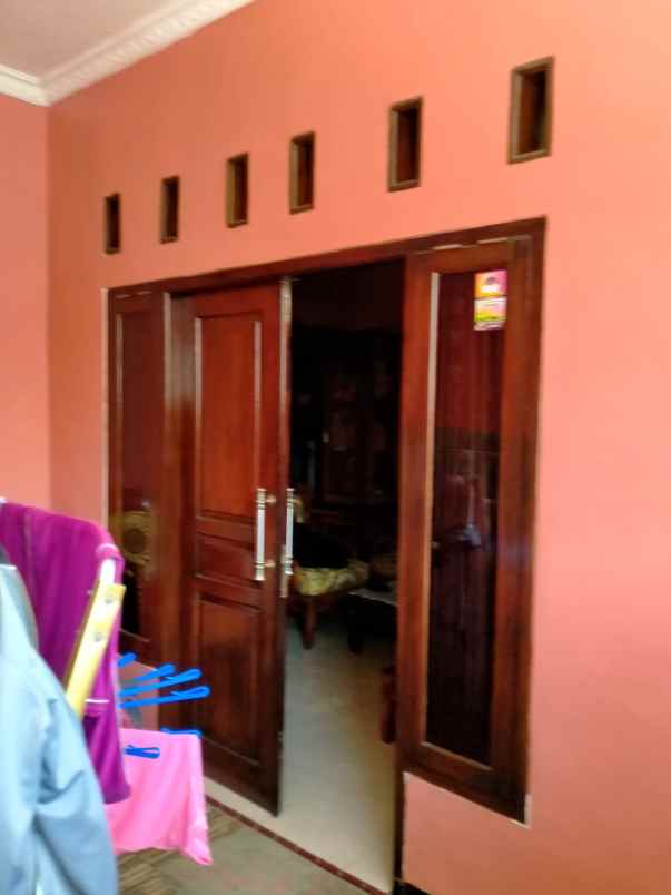 dijual rumah glora mustika asih pasar