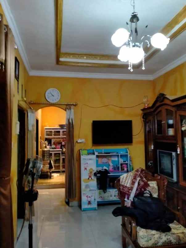 dijual rumah glora mustika asih pasar