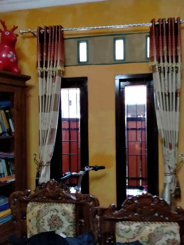 dijual rumah glora mustika asih pasar