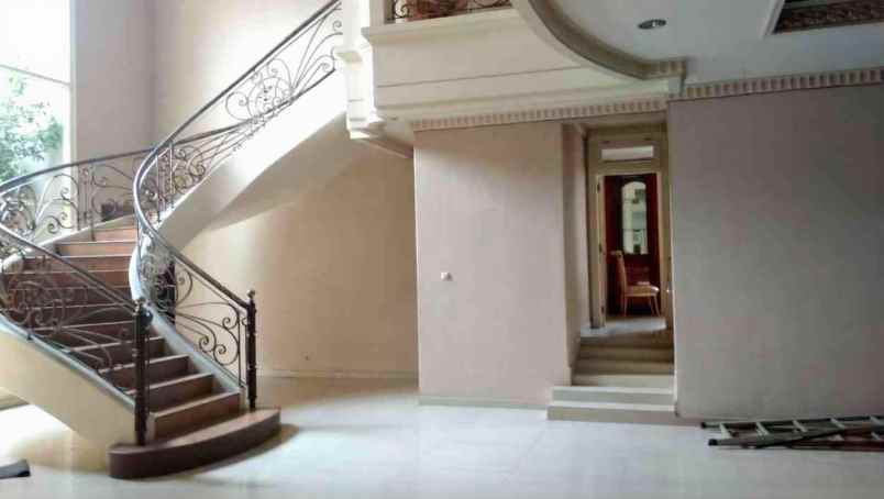 dijual rumah graha famili blok o