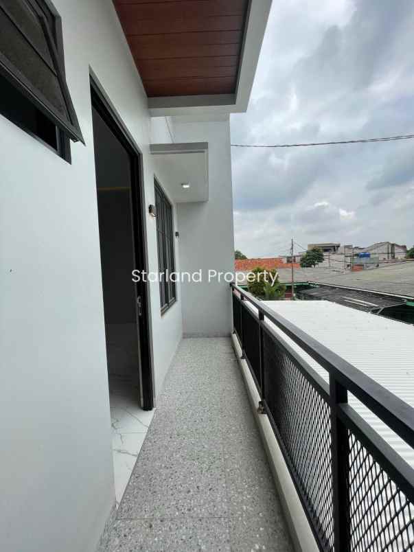 dijual rumah graha raya