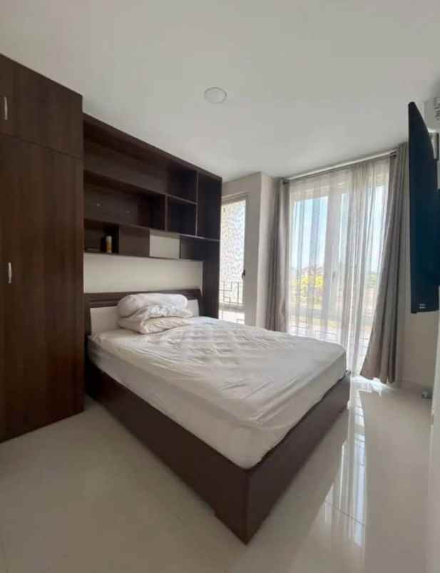 dijual rumah grand island pakuwon city