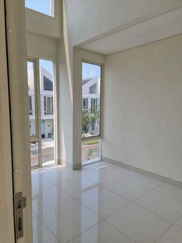 dijual rumah grand pakuwon adelaide sanders