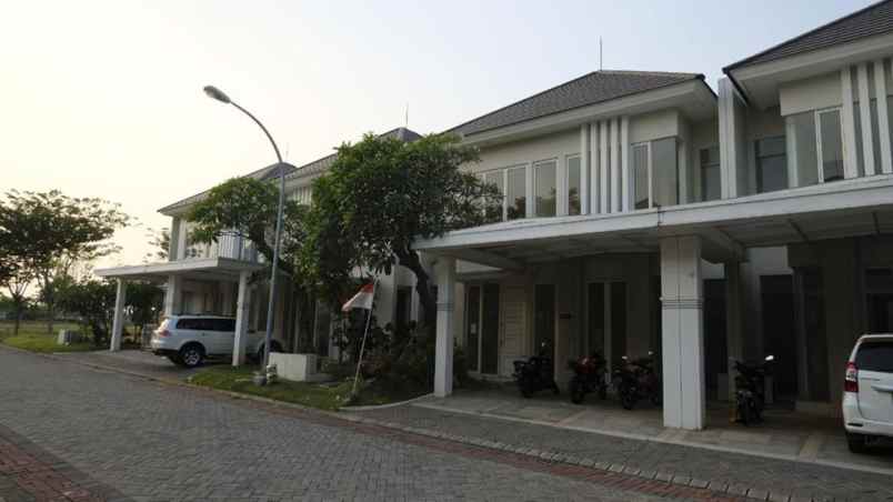 dijual rumah grand pakuwon south