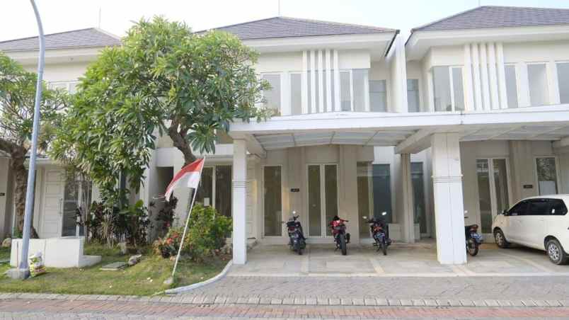 dijual rumah grand pakuwon south