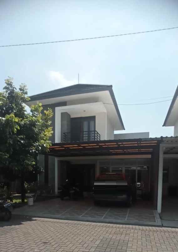 dijual rumah grand sharon residence