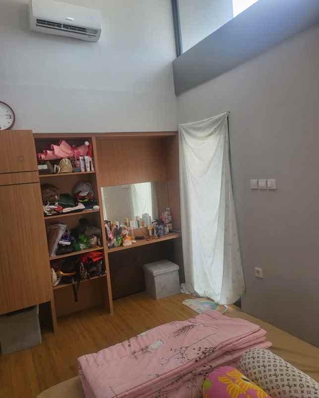 dijual rumah grand wisata cluster o2