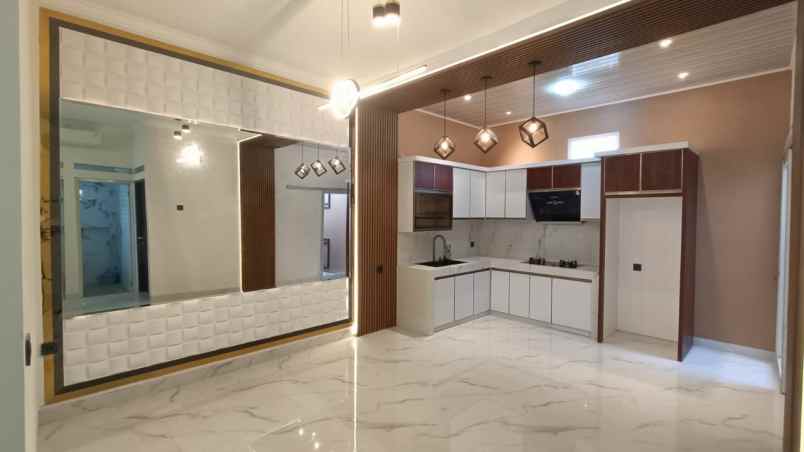 dijual rumah green galaxy residence