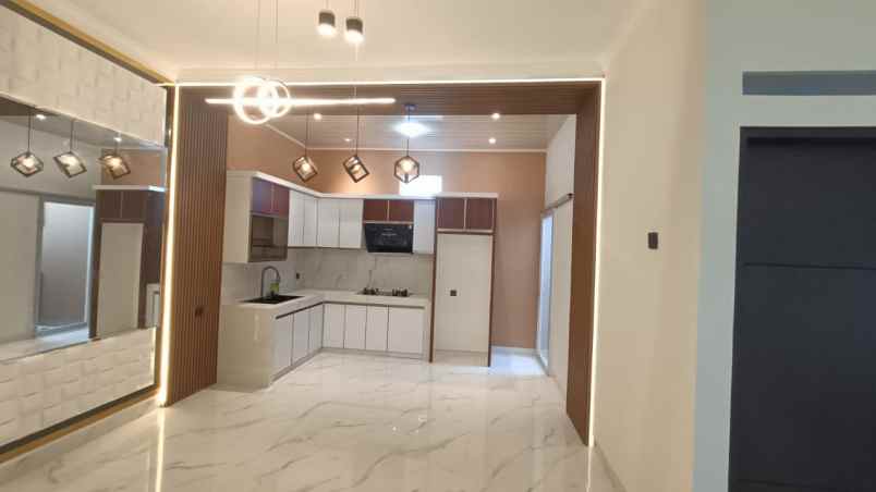 dijual rumah green galaxy residence