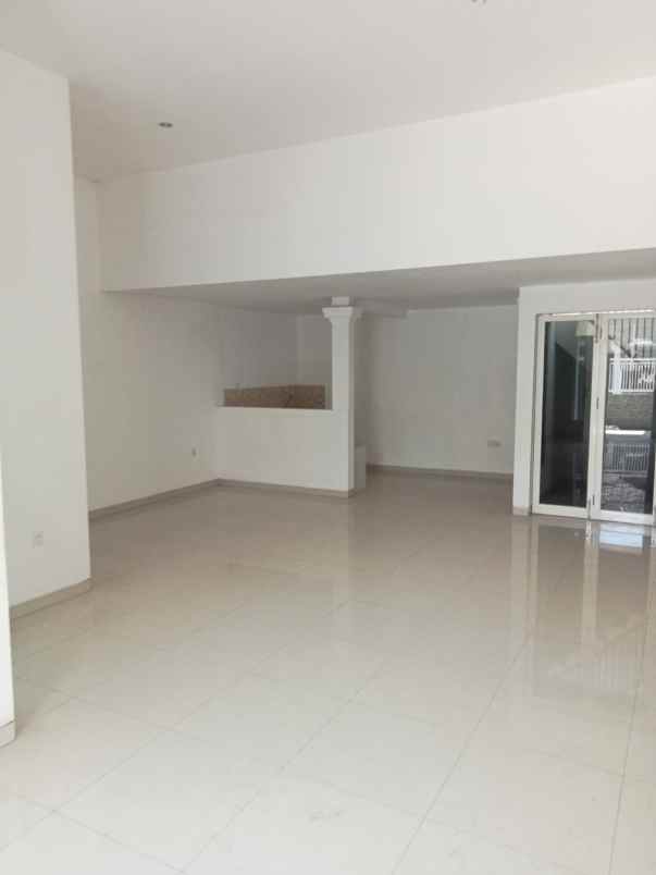 dijual rumah griya babatan mukti