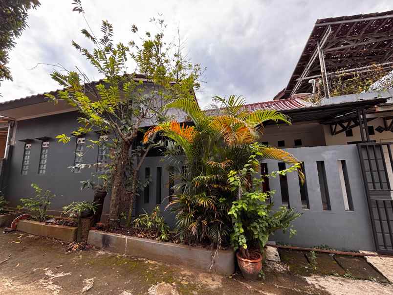 dijual rumah griya ciwangi
