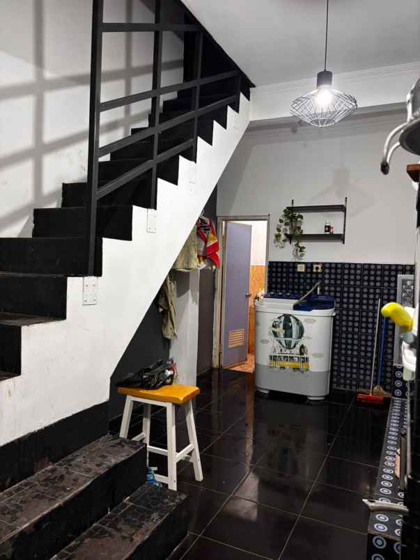 dijual rumah griya ciwangi