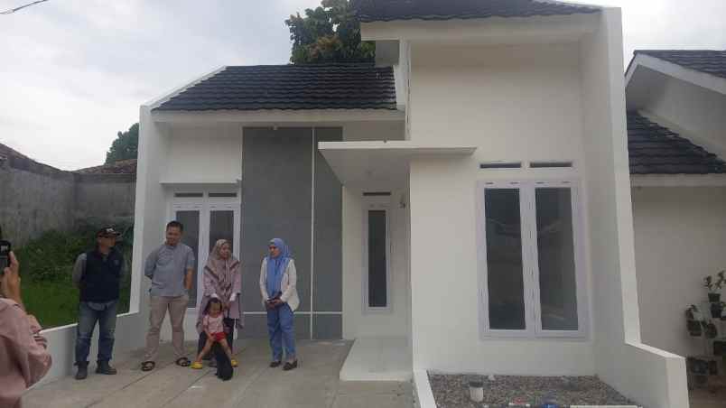 dijual rumah haji gofur paku haji