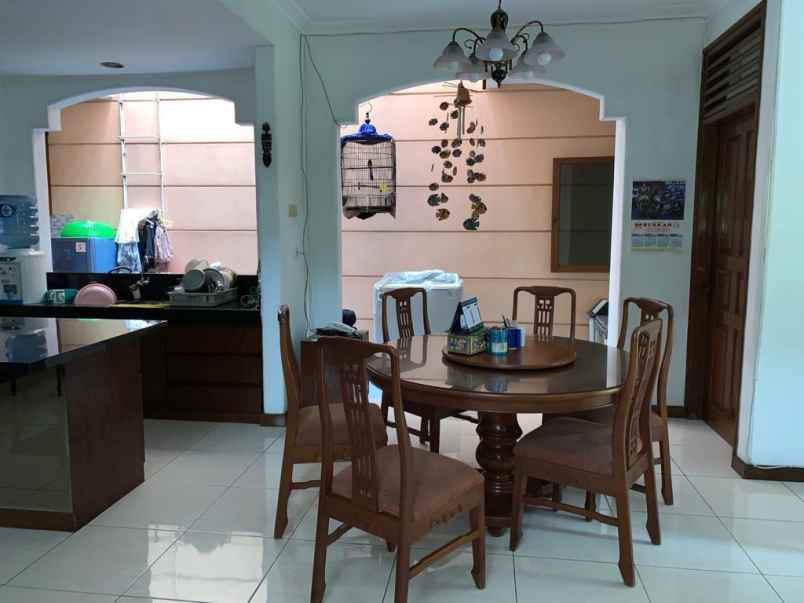dijual rumah hook eksklusif taman aries jakarta barat