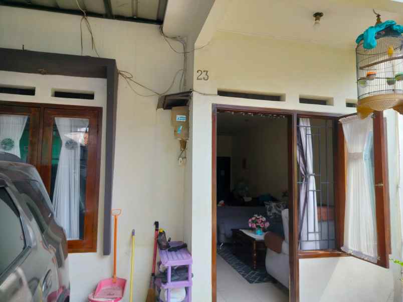 dijual rumah jaka setia