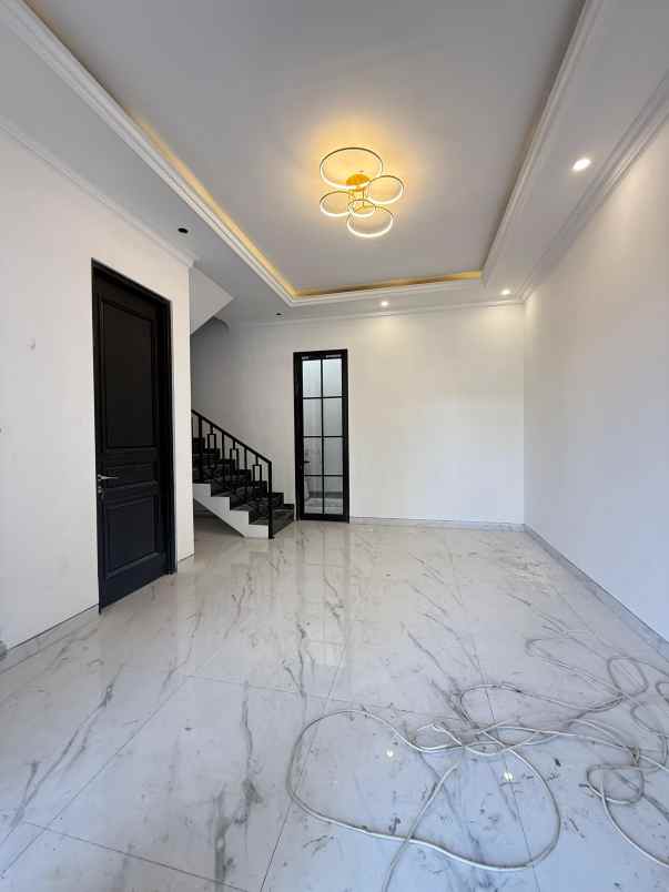 dijual rumah jalan araya 2 galaxy bumi