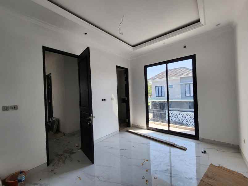 dijual rumah jalan araya 2 galaxy bumi