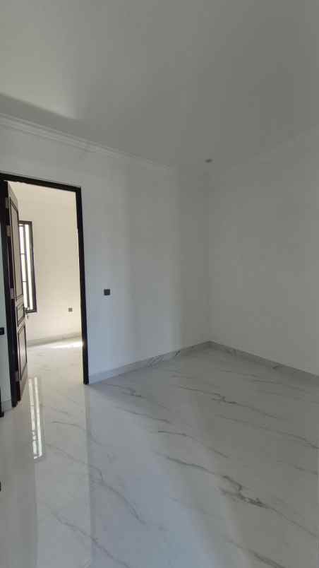 dijual rumah jalan araya 2 galaxy bumi