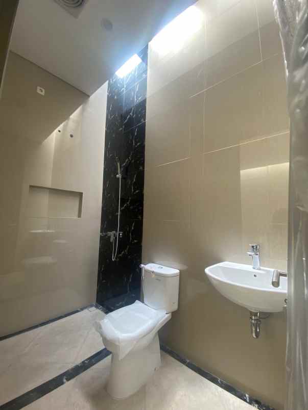 dijual rumah jalan baruk tengah