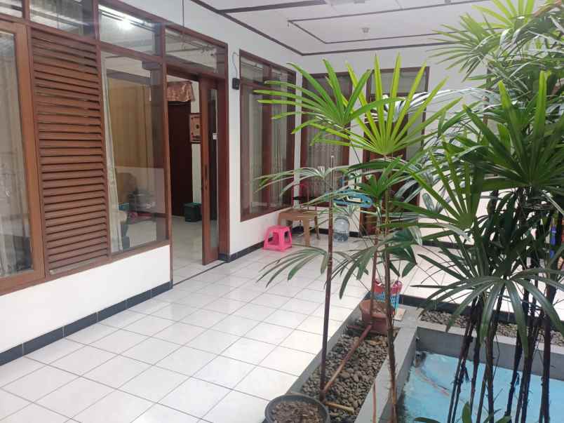 dijual rumah jalan batu indah