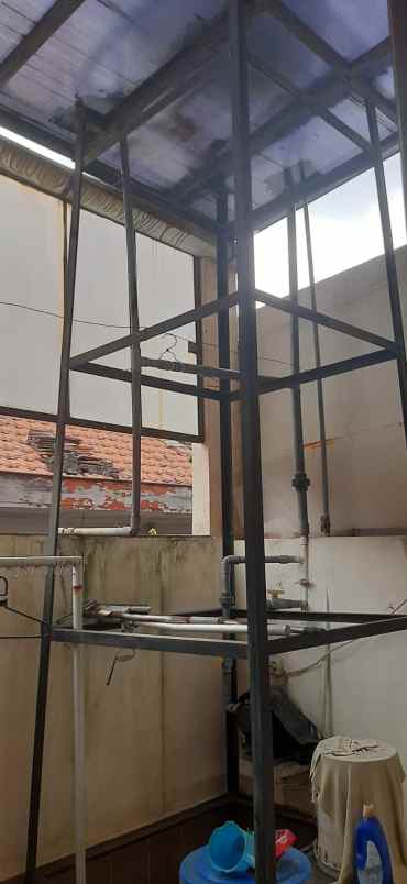 dijual rumah jalan borobudur