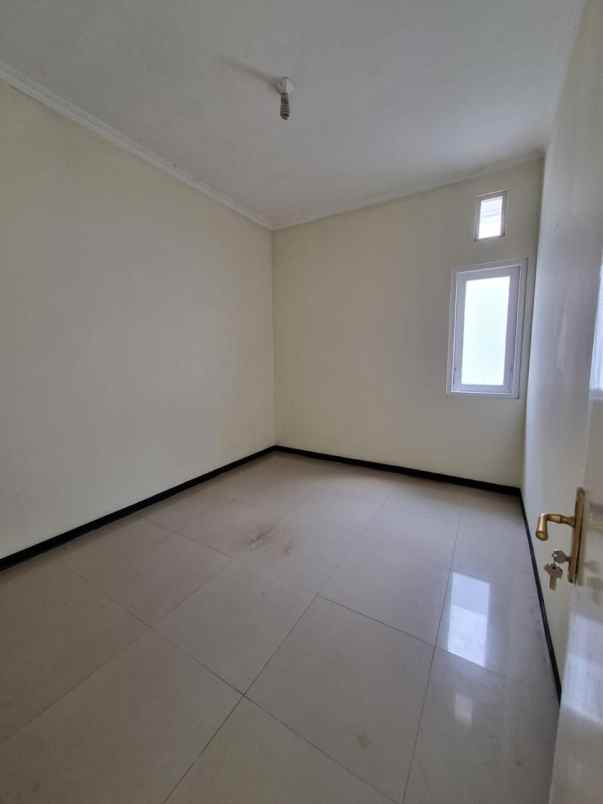 dijual rumah jalan bukit palma citraland