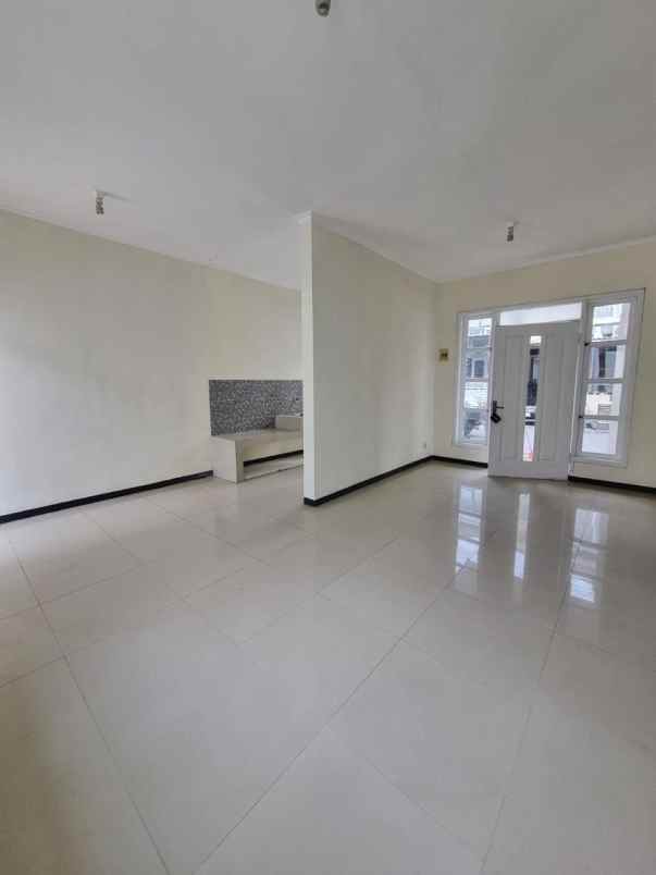 dijual rumah jalan bukit palma citraland