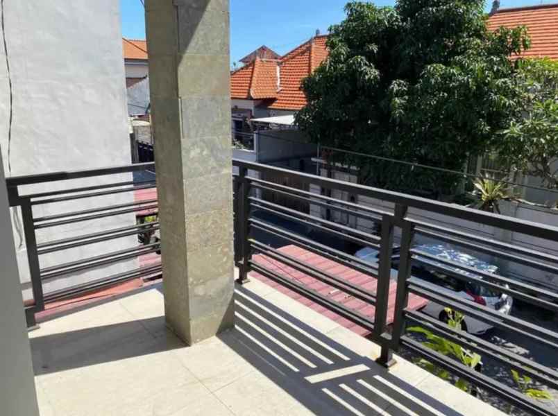 dijual rumah jalan dalung permai