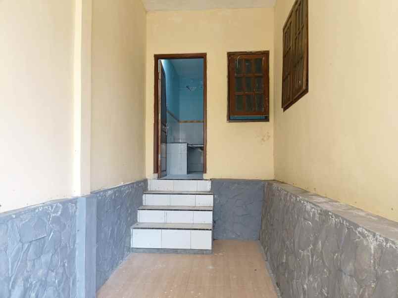 dijual rumah jalan joyo agung