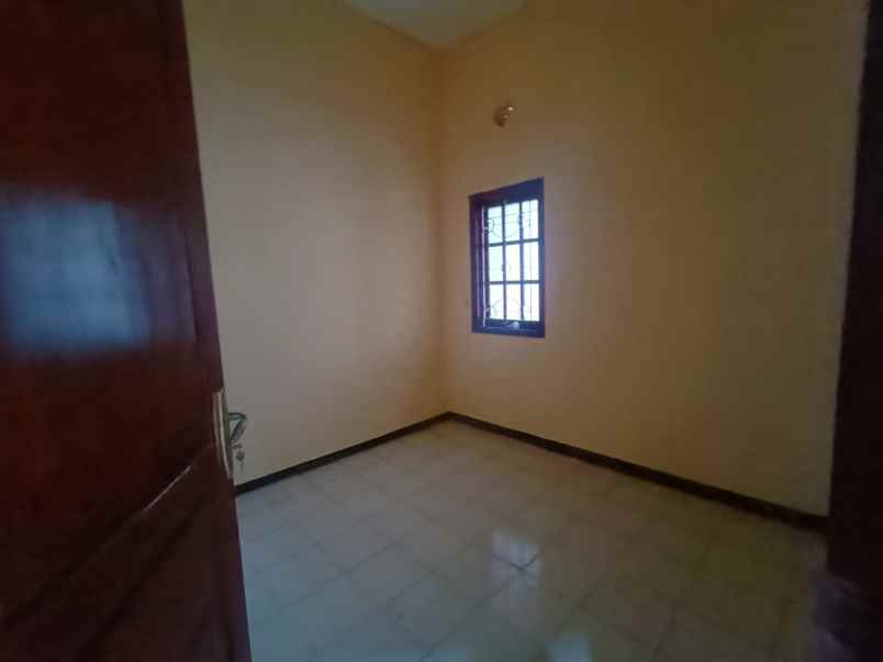 dijual rumah jalan joyo agung