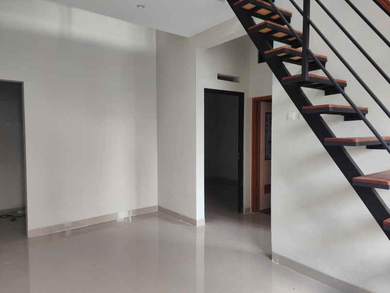 dijual rumah jalan karangjati