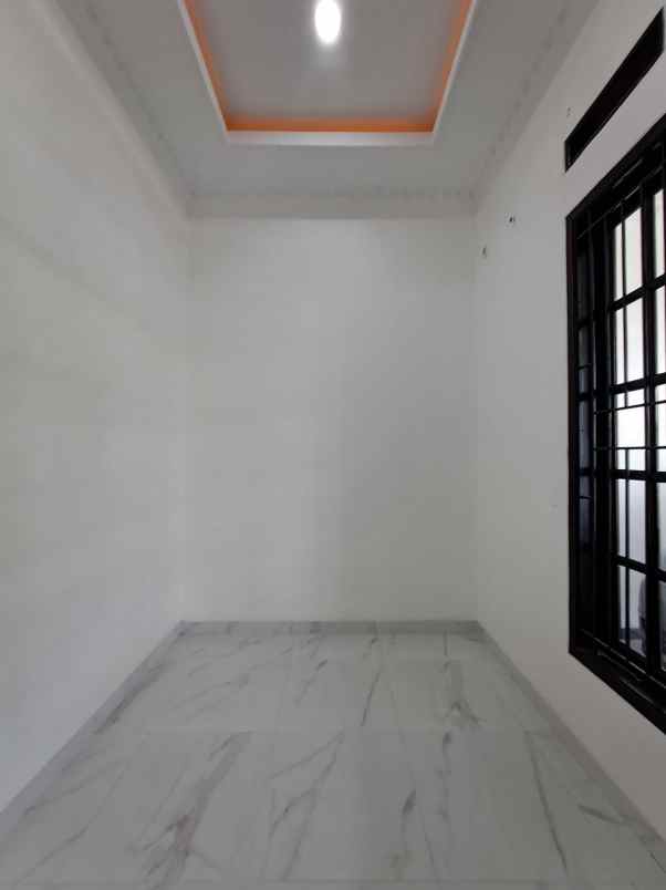 dijual rumah jalan pangkalan jati 1