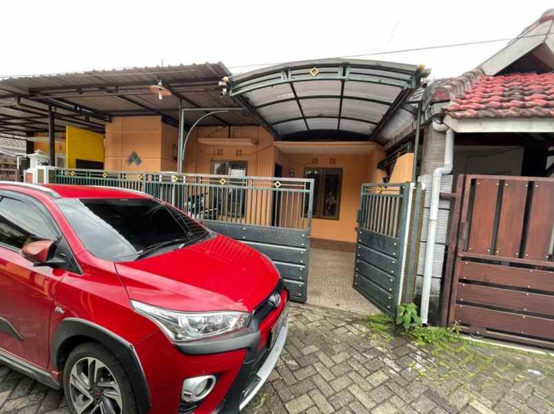 dijual rumah jalan pelabuhan bakahuni