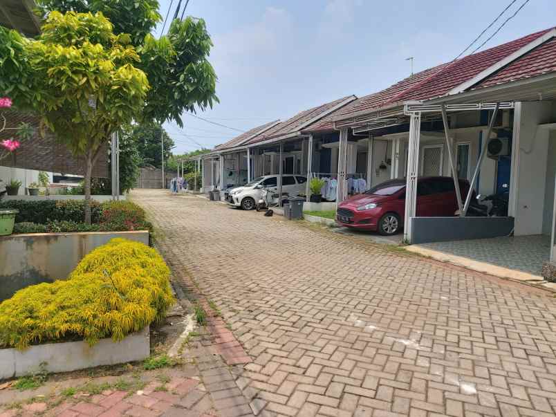 dijual rumah jalan r kimas hasyim