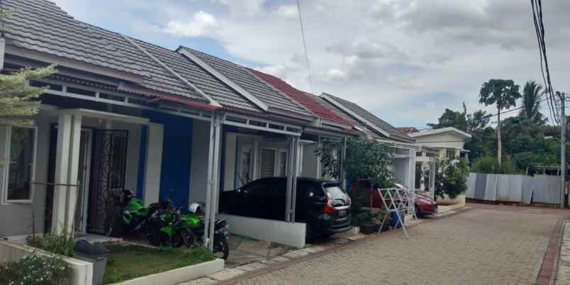 dijual rumah jalan r kimas hasyim