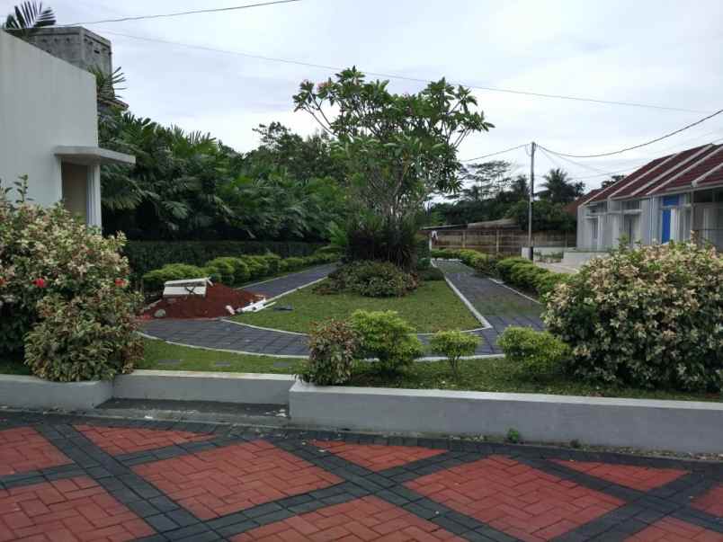 dijual rumah jalan r kimas hasyim