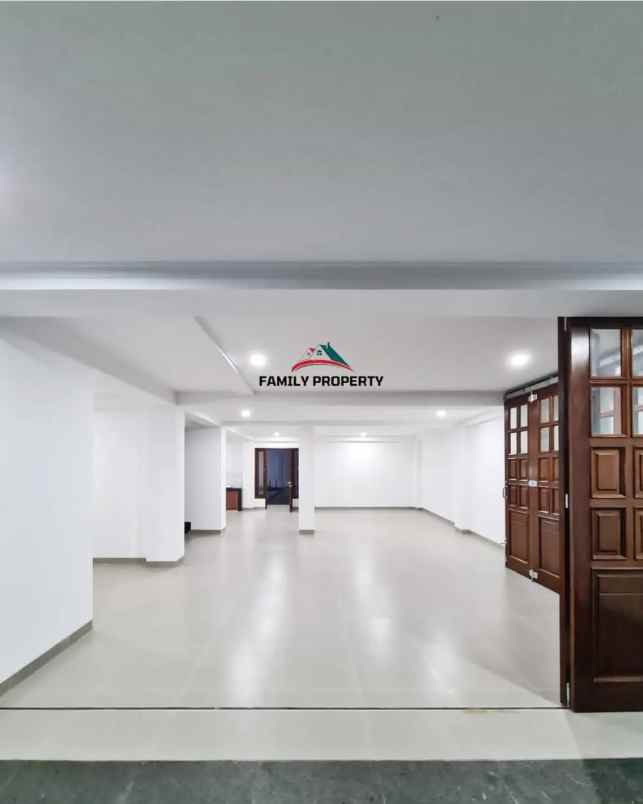 dijual rumah jalan raya kavling deplu