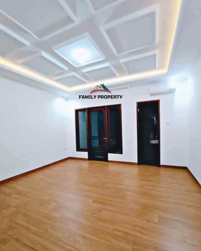 dijual rumah jalan raya kavling deplu