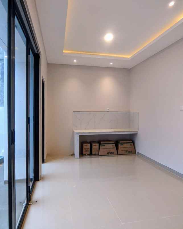 dijual rumah jalan raya majapahit