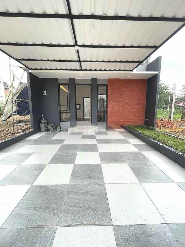 dijual rumah jalan raya pamulang