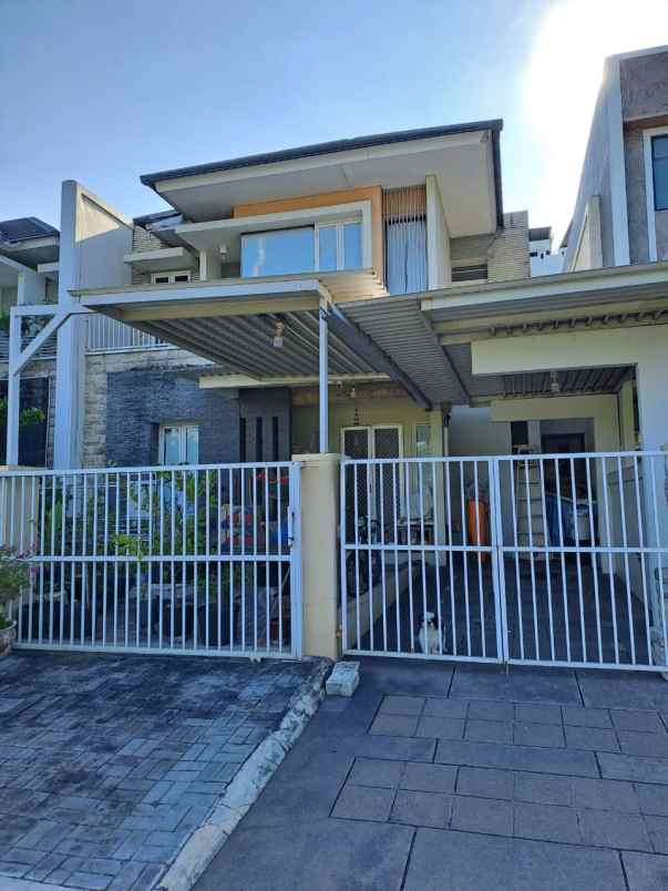 dijual rumah jalan royal residence