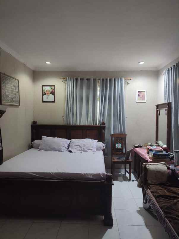 dijual rumah jalan senayan tangerang